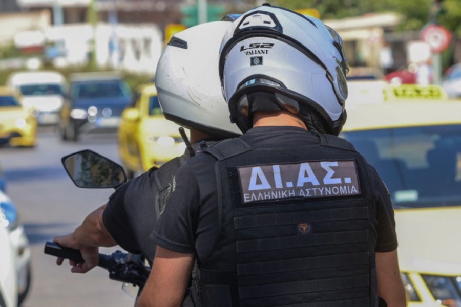 Στο νοσοκομείο 27χρονη που ξυλοκοπήθηκε από τον πρώην σύντροφό της στη Θεσσαλονίκη - Ο 29χρονος πρώην σύντροφός της φέρεται να ισχυρίστηκε ενώπιον των αστυνομικών ότι είχαν έναν έντονο λεκτικό καβγά και αρνήθηκε ότι την ξυλοκόπησε