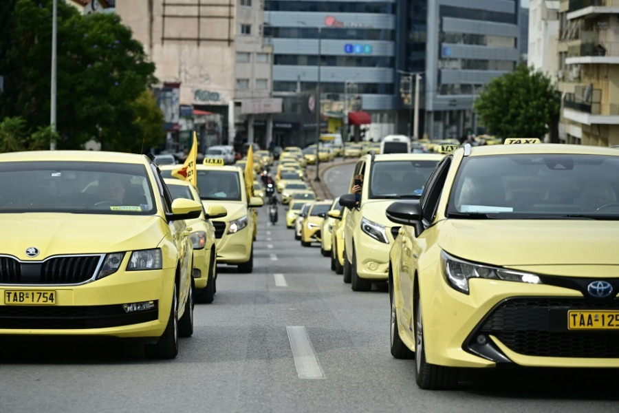 Ταξί: Παρατείνεται η απεργία των οδηγών - Σύμφωνα με σχετική ανακοίνωση, οι οδηγοί θα πραγματοποιήσουν πορεία προς τη Βουλή