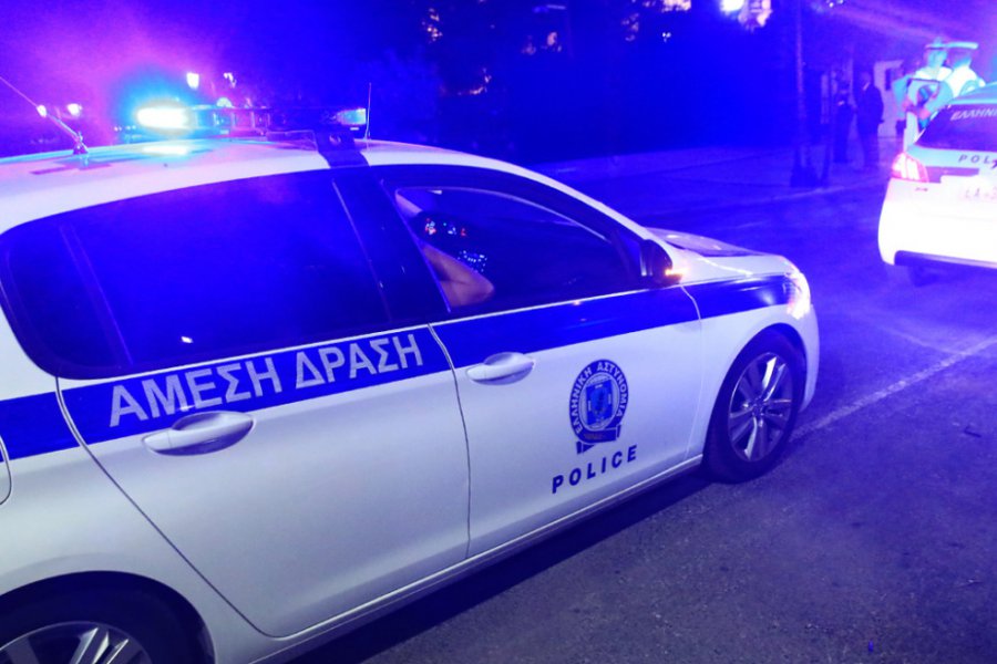 Θεσσαλονίκη: Αγριος ξυλοδαρμός υπαλλήλου σε ψιλικατζίδικο, συνελήφθησαν δυο άτομα - Ο τραυματίας μεταφέρθηκε σε νοσοκομείο της πόλης όπου του παρασχέθηκαν οι πρώτες βοήθειες και νοσηλεύεται