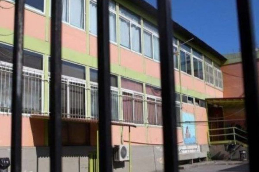 Θεσσαλονίκη: Χτύπησαν συμμαθητή τους και του πέταξαν πέτρα έξω από σχολείο - Στο νοσοκομείο το θύμα - Το θύμα δέχθηκε επίθεση από έναν 16χρονο και έναν 17χρονο
