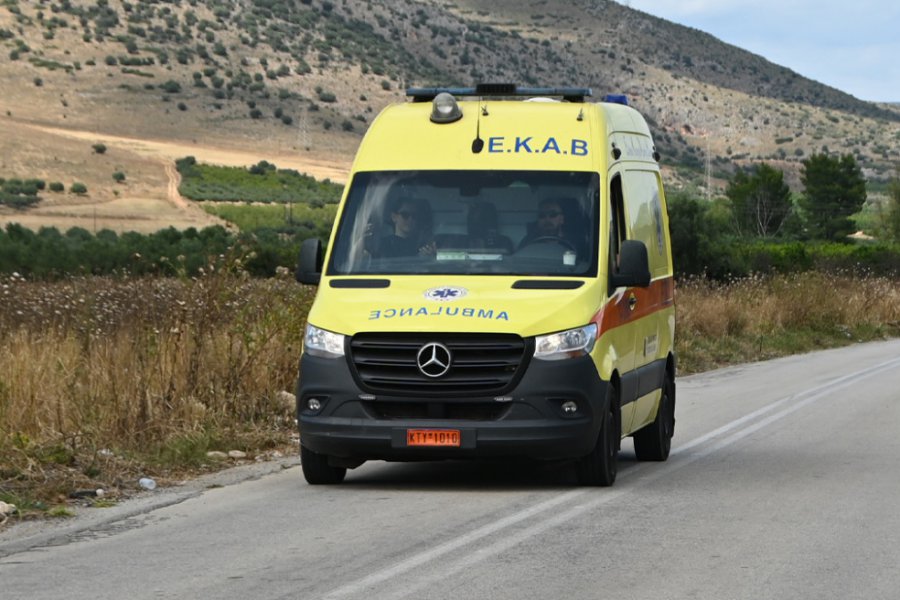 Τραγωδία στην Αχαΐα: Νεκρή 46χρονη, έπεσε με το αυτοκίνητό της από γκρεμό 30 μέτρων - Το τροχαίο συνέβη στον Καλυβίτη Αιγιάλειας