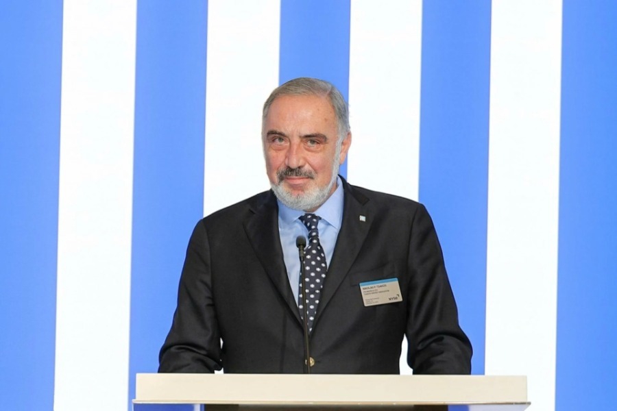 Ένας Έλληνας μετέφερε το πρώτο φορτίο πετρελαίου από τη μετά Μαδούρο Βενεζουέλα - Ο εφοπλιστής Τσάκος και το πρώτο φορτίο πετρελαίου που έφυγε από τη Βενεζουέλα μετά τη σύλληψη Μαδούρο από την κυβέρνηση Τραμπ.