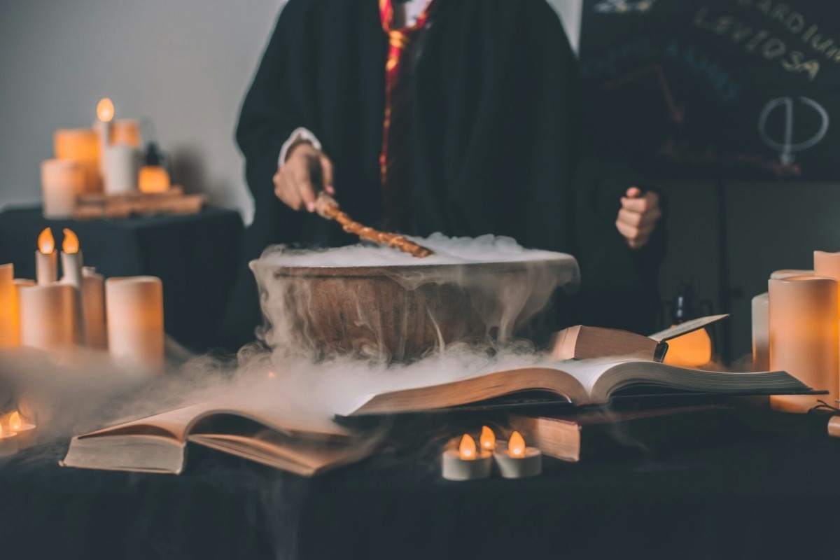Σπουδές στο Hogwarts; Κι όμως, γίνεται! Πανεπιστήμιο λάνσαρε μεταπτυχιακό στη μαγεία και τον αποκρυφισμό