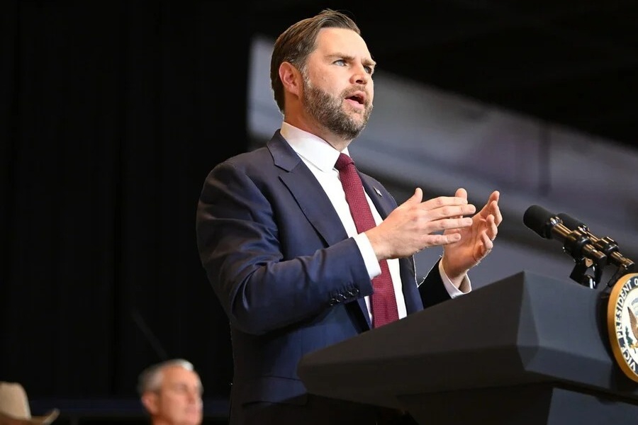 Σύλληψη 5χρονου στις ΗΠΑ: «Να τον αφήσουν να πεθάνει από το κρύο;» - Προκλητικός ο Τζέι Ντι Βανς