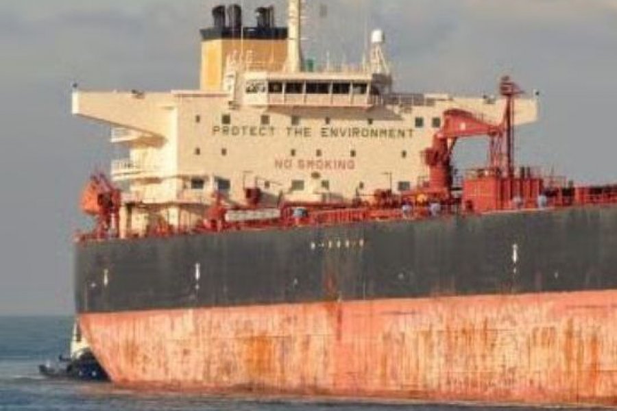 Βιντεο από τις επιθέσεις Χούθι με πυραύλους σε δύο τάνκερ της Σαουδικής Αραβίας στην Ερυθρά Θάλασσα - Στοχεύσαμε δύο σαουδαραβικά πετρελαιοφόρα, τα Encelia και Layla, επειδή παραβίασαν την απόφαση αποκλεισμού που έχει εκδώσει οι ένοπλες δυνάμεις, είπε 