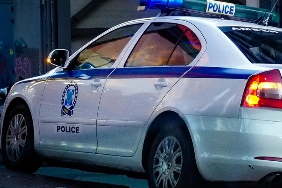 Νεκρός άνδρας στη Βούλα: Έφερε τραύμα στον λαιμό - Συναγερμός στις Αρχές - Οι πρώτες πληροφορίες