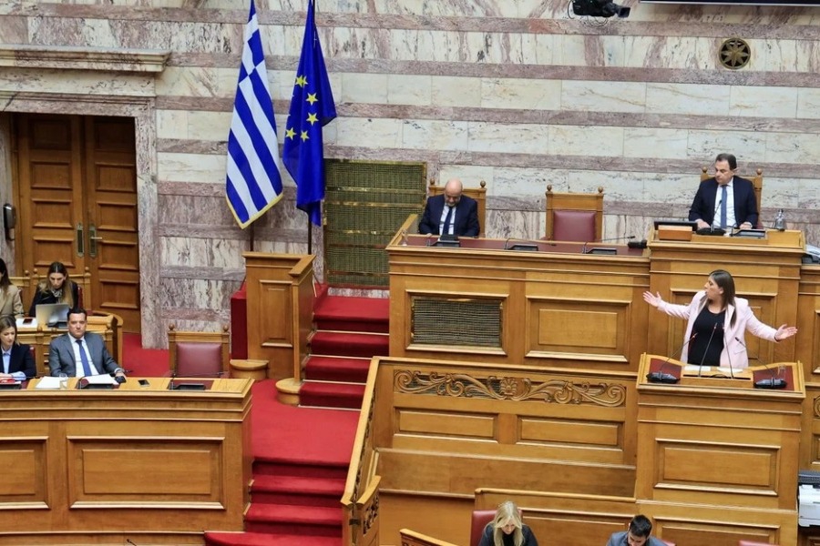 Νέο επεισόδιο Γεωργιάδη-Κωνσταντοπούλου στη Βουλή: Την κατήγγειλε ότι τον τραβούσε βίντεο στη συνεδρίαση - Η συνεδρίαση οδηγήθηκε σε προσωρινή διακοπή - «Η κατάσταση στη Βουλή με την κυρία αυτή έχει πλέον ξεπεράσει κάθε όριο ανθρώπινης υπομονής»