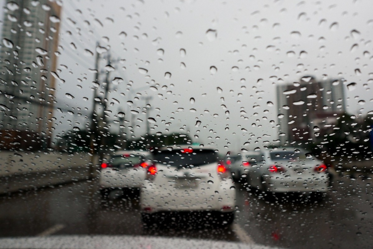 Ισχυρή κακοκαιρία την Τετάρτη: 7 περιοχές σε επιφυλακή με καταιγίδες, 10 μποφόρ και πλημμυρικό κίνδυνο