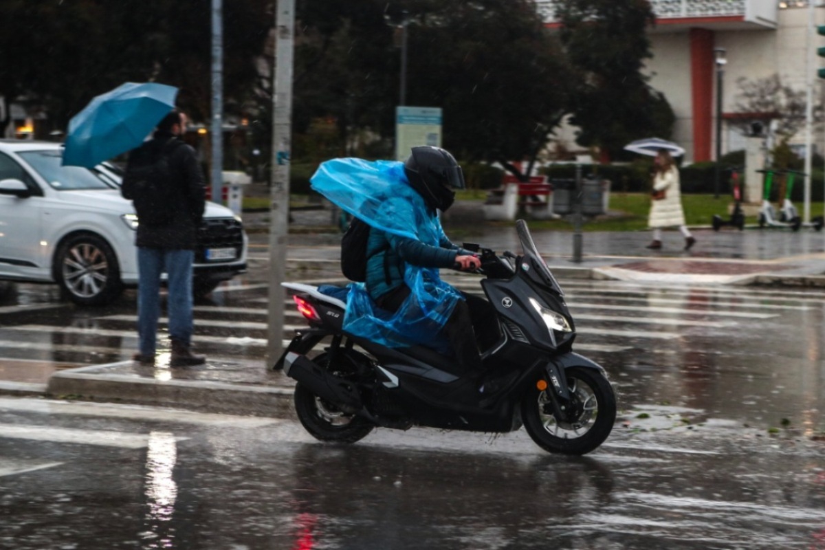Καιρός: «Μεγάλη προσοχή την Τετάρτη» ‑ Ποιες περιοχές κινδυνεύουν με πλημμύρες