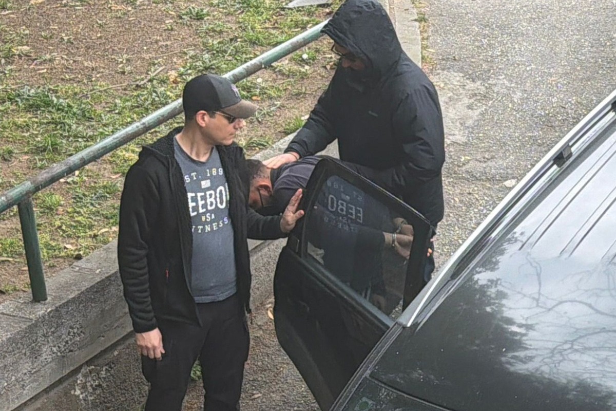 Προφυλακίστηκε ο 23χρονος για τη δολοφονία του 20χρονου στην Καλαμαριά - Ο κατηγορούμενος, ο οποίος διώκεται για ανθρωποκτονία από πρόθεση και παράνομη οπλοφορία και οπλοχρησία, έμεινε για περίπου δύο ώρες στο γραφείο της 1