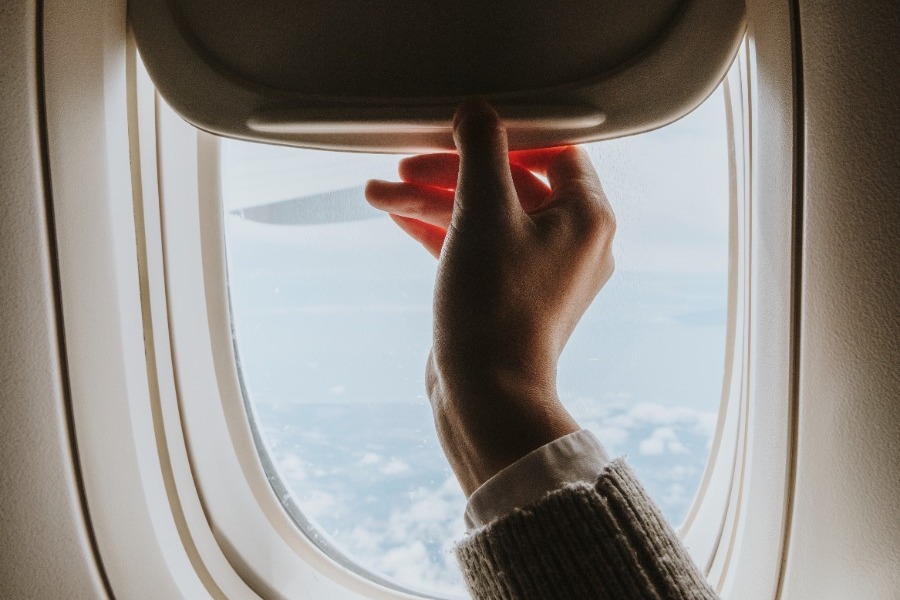 Πού αξίζει πραγματικά να καθίσεις στο αεροπλάνο ‑ Tι λένε όσοι ξέρουν