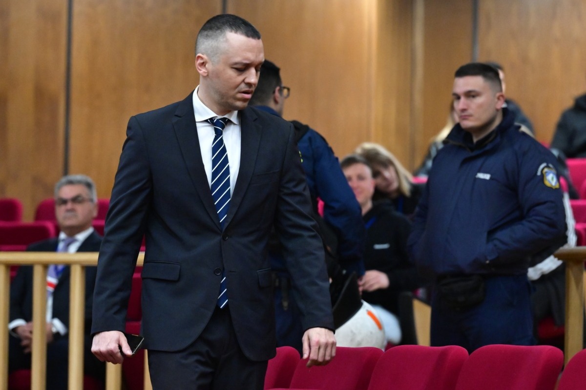 Χρυσή Αυγή: Ένοχοι όπως και πρωτοδίκως από το Εφετείο οι 42 κατηγορούμενοι - Εγκληματική οργάνωση και στο Εφετείο η Χρυσή Αυγή - Παρόντες στη σημερινή δίκη ήταν μόνο ο Ηλίας Κασιδιάρης και ο Ιωάννης Λαγός