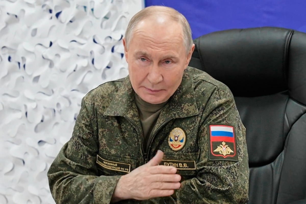 Ρωσία: «Γαλλία και Βρετανία θέλουν να δώσουν μυστικά πυρηνικά όπλα στην Ουκρανία» – Απειλές Πούτιν για αντίποινα - Η έκθεση των ρωσικών μυστικών υπηρεσιών «άνοιξε» μια επικίνδυνη κουβέντα στην επέτειο συμπλήρωσης 4 ετών από την έναρξη της εισβολής στην Ουκρανία