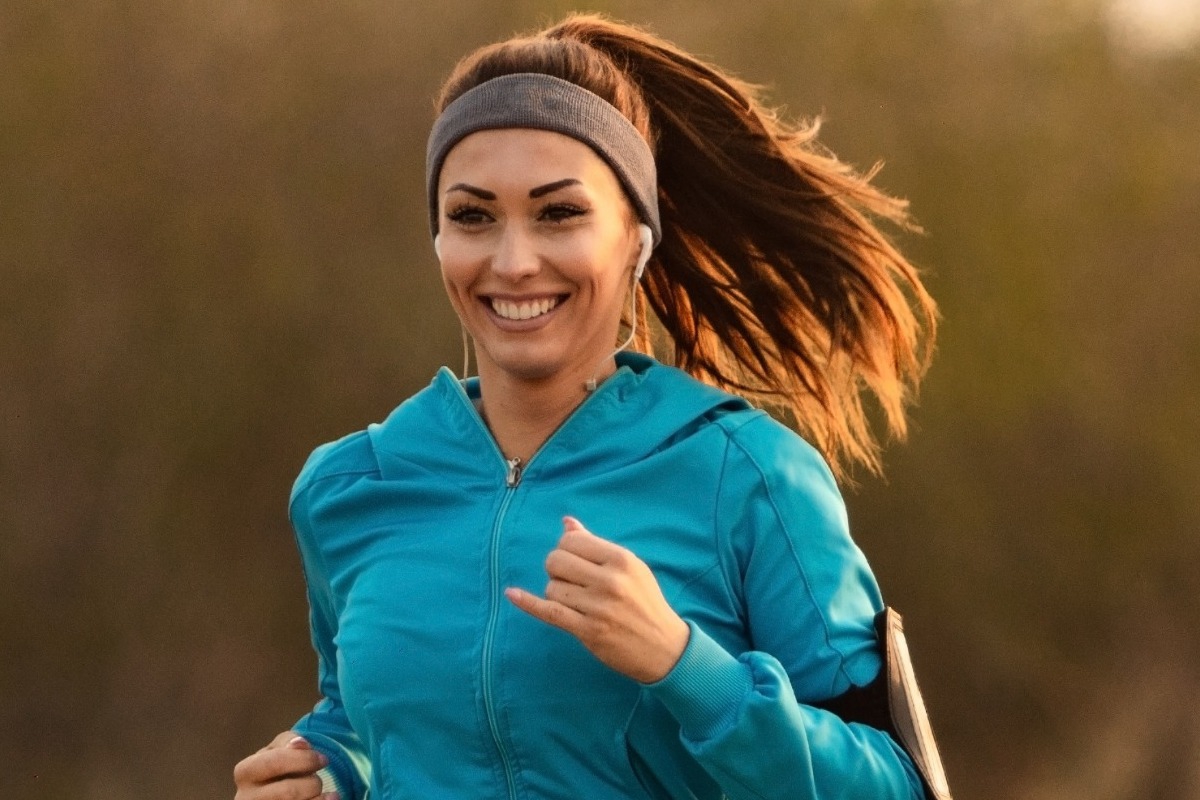 Η άσκηση που ηρεμεί το μυαλό περισσότερο από τη γιόγκα