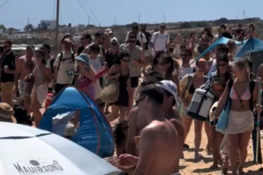 Υπερτουρισμός στα Κουφονήσια: Λαοθάλασσα στην παραλία Ιταλίδα προκαλεί αντιδράσεις
