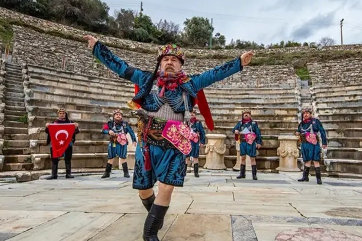 Milliyet: Η Ελλάδα προσπαθεί να οικειοποιηθεί το ζεϊμπέκικο