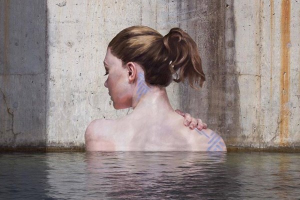 Βλέπετε μια γυναίκα στο νερό; Δείτε καλύτερα! - Εκπληκτική τέχνη στη Χαβάη