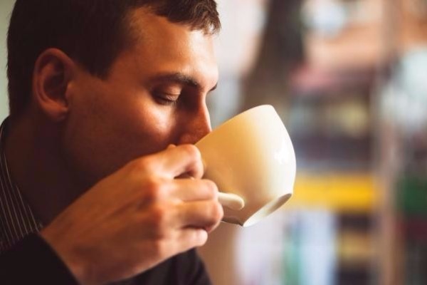 Γιατί οι άντρες πρέπει να πίνουν καφέ