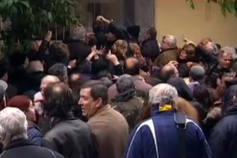 Εικόνες ντροπής στο Αιγάλεω!