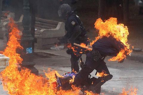 Το συγκλονιστικό video από την Αθήνα που κάνει το γύρο του κόσμου στο CNN iReport