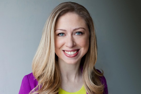 Πώς η Chelsea Clinton κερδίζει 445 δολάρια το δευτερόλεπτο;