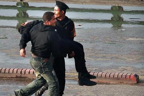 Το συγκλονιστικό video της δολοφονίας διαδηλωτή στην Αίγυπτο