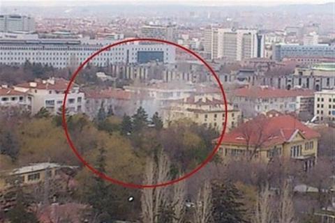 2 νεκροί από μεγάλη έκρηξη έξω από την αμερικανική πρεσβεία στην Αγκυρα