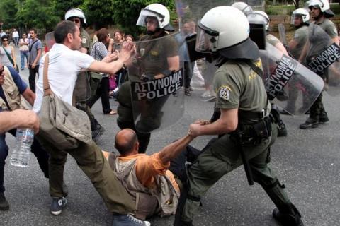 Επεισόδια και κυνηγητό γύρω από την πλατεία Συντάγματος
