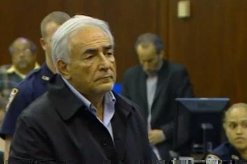 Οι σκηνές από τη δίκη του Strauss-Kahn