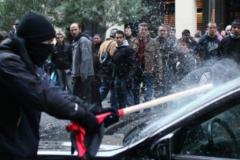 Δραματικά επεισόδια στο κέντρο της Αθήνας