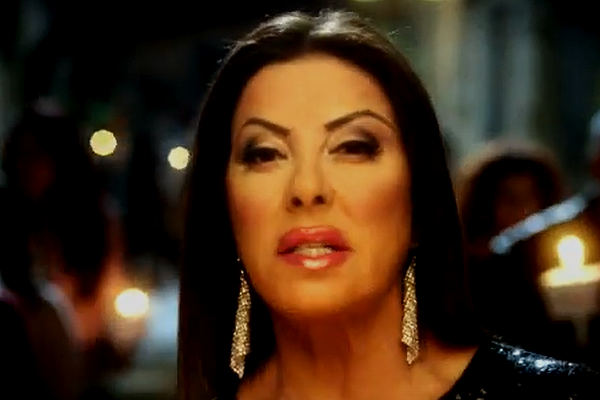 Τα Jumbo «ξαναχτυπούν»: Από τη Lady Gaga, στη... Lady Πάσχα!