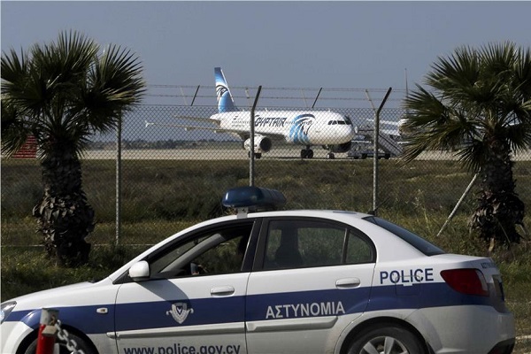 Αεροπειρατεία σε αεροπλάνο της Egypt Air - Προσγειώθηκε στη Λάρνακα