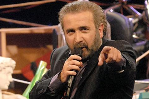 Γιατί εισέβαλε η Αστυνομία στο studio της ΕΡΤ, ενώ ήταν στον αέρα ο Λάκης;