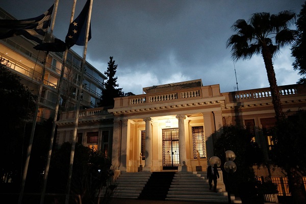 Θρίλερ στο Μέγαρο Μαξίμου: Ο Τσίπρας ετοιμάζει εσπευσμένα βαλίτσες