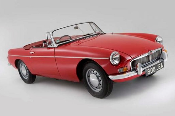 Στο σφυρί το cabrio MG του Ανδρέα Παπανδρέου