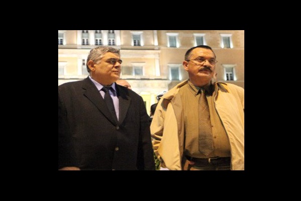 Ντοκουμέντο: Μιχαλολιάκος και Παππάς με τη σβάστικα να χαιρετούν ναζιστικά