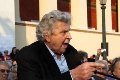 Δείτε την ομιλία του Μίκη στους `Αγανακτισμένους`