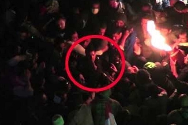Το video της φρίκης με τη νεκρή γυναίκα που την περιφέρουν χωρίς ρούχα στην Αίγυπτο
