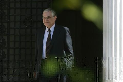 Λ. Παπαδήμος: Δεν είμαι πολιτικός..