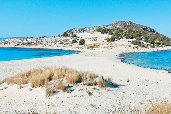 Ξεπουλάνε τώρα και τις πιο αγνές παραλίες