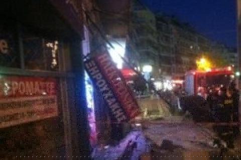 Κατάρρευση πρόσοψης κτιρίου στο Πειραιά