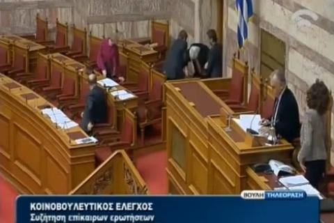 Δείτε πως κατέρρευσε μέσα στη Βουλή ο υπουργός Αγροτικής Ανάπτυξης