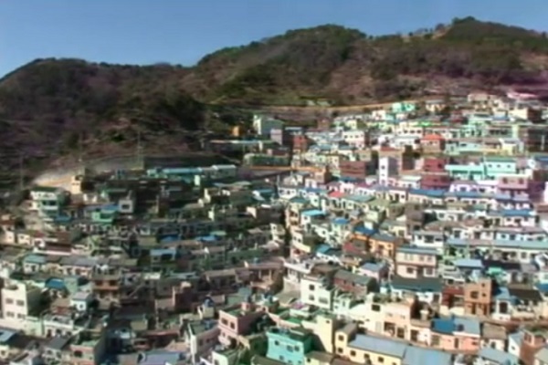 Δείτε τη... Σαντορίνη της Νότιας Κορέας!  - Βρίσκεται στην πλαγιά ενός βουνού στο νότιο Μπουσάν...