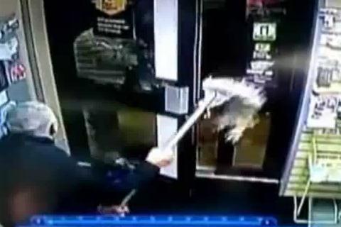 Η αποτελεσματικότητα μιας... σφουγγαρίστρας! 