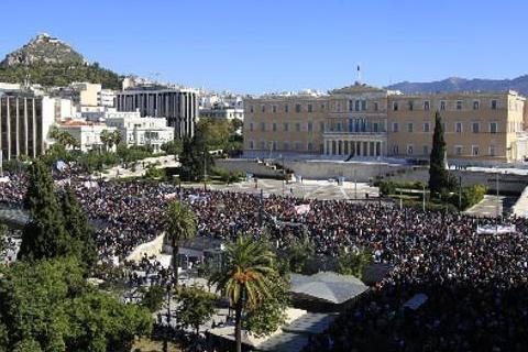 Σε κλοιό αγανάκτησης η Βουλή για το ΟΧΙ...