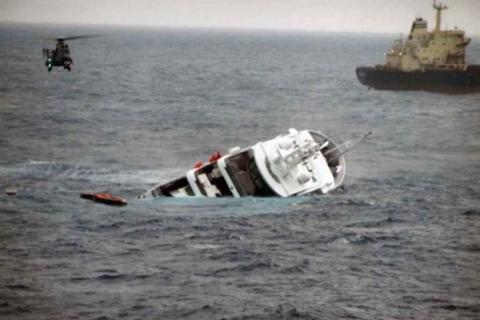 Τα συγκλονιστικά πλάνα από τη βύθιση θαλαμηγού ανοιχτά της Σκύρου