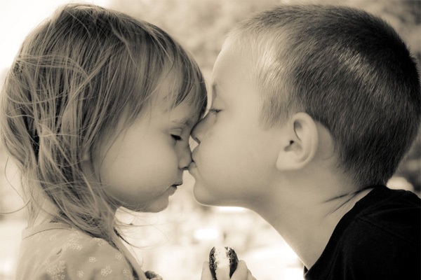 Μία ομάδα ερευνητών ρώτησε παιδιά 4-8 ετών «Τί σημαίνει αγάπη;» - Δείτε τι απάντησαν...