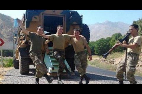Η φωτογραφία που αναστάτωσε την κοινή γνώμη στην Τουρκία