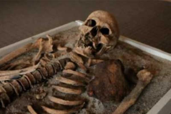 Βρήκαν σκελετό... βαμπίρ στη Μαύρη Θάλασσα 
