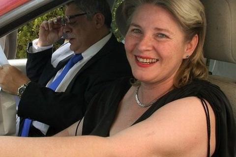 Στο «σφυρί» το ξενοδοχείο της συζύγου του Μιχαλολιάκου